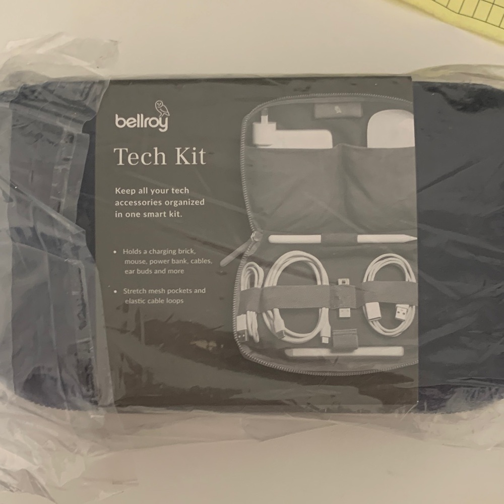 Bellroy Tech Kit in Dark Gray